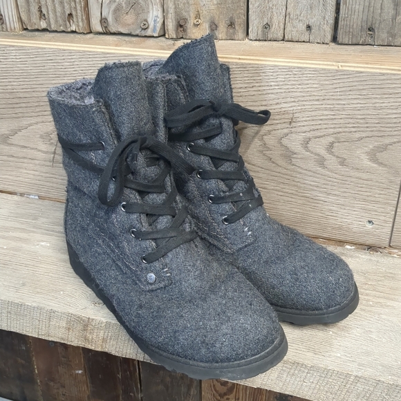 BearPaw Shoes - Bearpaw Krista Boots Gray Wool Lace Up Women's Size 9